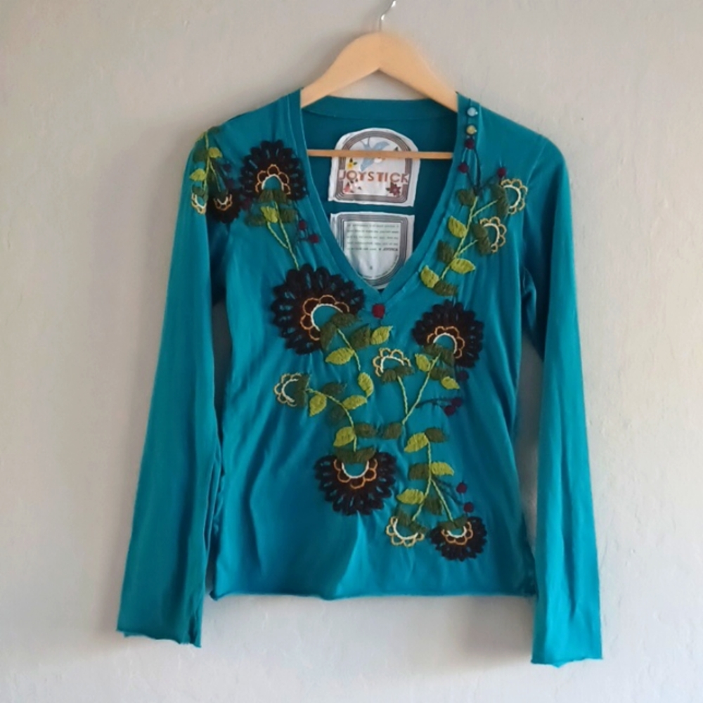 Johnny Was Joystick Embroidered V Neck Flare Sleeve Top in Teal Blue Size Small